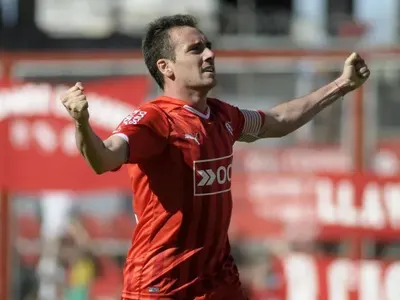 Mancuello vuelve a Independiente: "La única forma de sacarlo adelante es juntos"