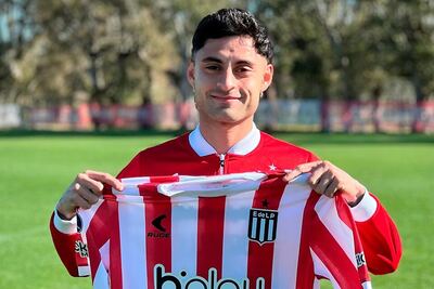Estudiantes sumó al chileno Javier Altamirano