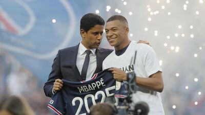 El presidente del PSG metió presión para que Kylian Mbappé le gane a Messi el Balón de Oro