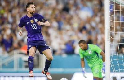 Con doblete de Messi, Argentina le ganó a Perú y sigue invicta en las Eliminatorias