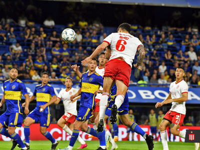 Estudiantes y Boca empataron sin goles en la Bombonera