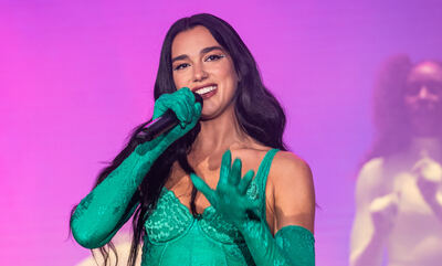 Dua Lipa anunció el lanzamiento de su tercer albúm "Radical Optimism"