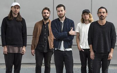 Local Natives lanzan su sexto disco April