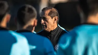 Atento Estudiantes, empató Flamengo como local, y atento Ramón Díaz que Inter se quedó sin técnico