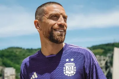 Papu Gómez, sin filtro, antes de volver a las canchas: “Tomás cocaína y te dan 6 meses”