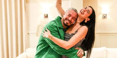 Así fue el tierno reencuentro de J Balvin y Dua Lipa en un festival