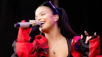 Emilia Mernes la rompió en su primer show en el Movistar Arena