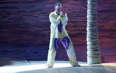 Ante un Sofi Stadium repleto, Bad Bunny llevó su fiesta a Los Ángeles