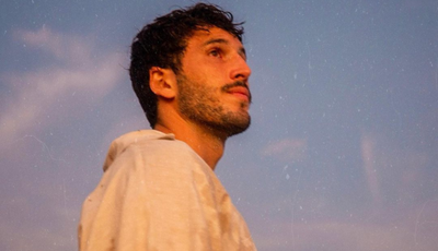 Sebastián Yatra estrenó el videoclip “Básicamente”
