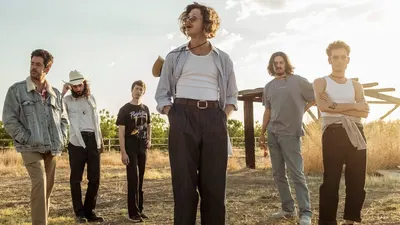Bandalos Chinos sorprende a sus fans con "Me estoy enamorando"
