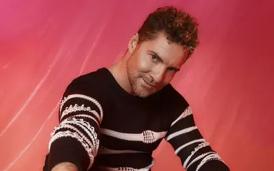 David Bisbal lanza su nuevo sencillo "Tengo roto el corazón"