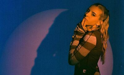 Young Miko lanza "att.", su primer álbum