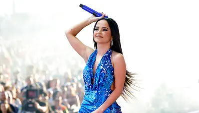 Becky G, Black Eyed Peas y El Alfa se unen en “Tonight”