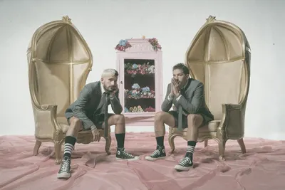 Mau y Ricky nos invitan al "Hotel Caracas"