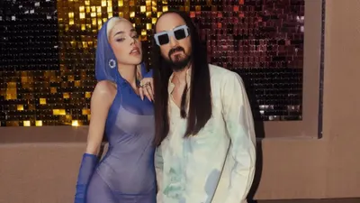 Kenia Os prensenta "Replay junto a Steve Aoki