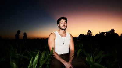 Sebastián Yatra dedica su nuevo single a "La Pelirroja"