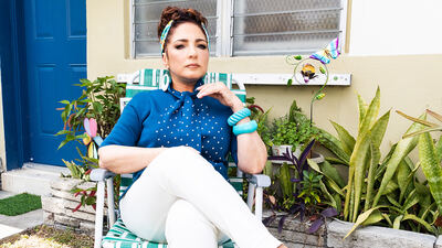 Gloria Estefan vuelve al ruedo con "La Vecina (No Se Na’)"
