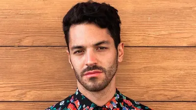 Juan Ingaramo presenta "Shampoo", su nuevo sencillo