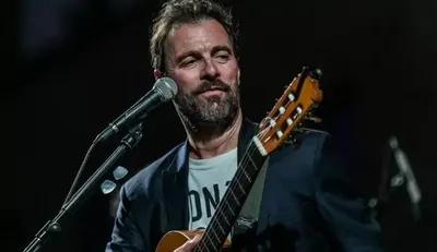 Kevin Johansen y Liniers traen su "concierto dibujado" a los atardeceres del Konex