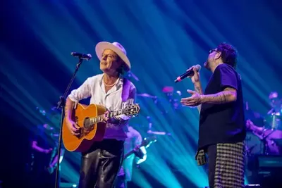 Coti estrena "Últimamente" en vivo junto a Fran Charco