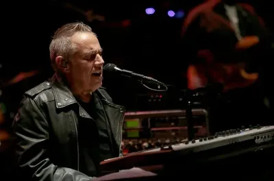Alejandro Lerner sopló las velitas en el escenario y estrenó tema junto a Juanse