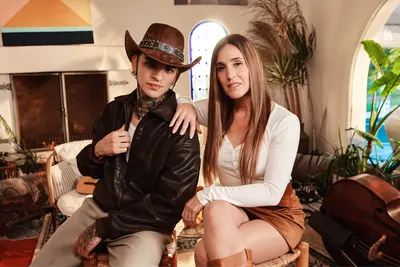 Soledad y Valen Vargas se unen en "Me Muero Lejos de Ti"