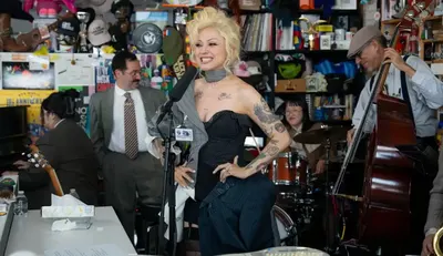 Mon Laferte inauguró la nueva temporada del Tiny Desk