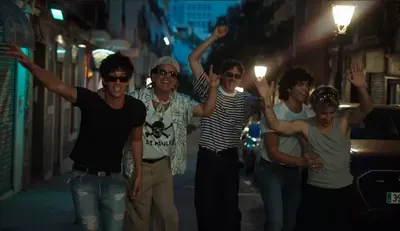 Coti y Silvestre y La Naranja reinventan "50 Horas" en clave disco-pop