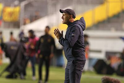Guillermo Duró renunció como entrenador de Riestra