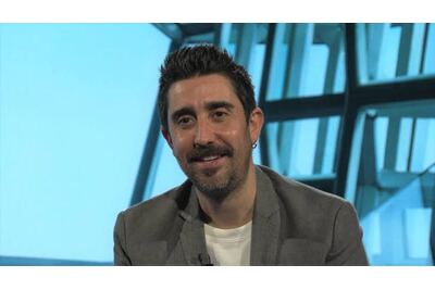 Alex Ubago celebra los 25 años de '¿Qué pides tú?' con un emotivo relanzamiento