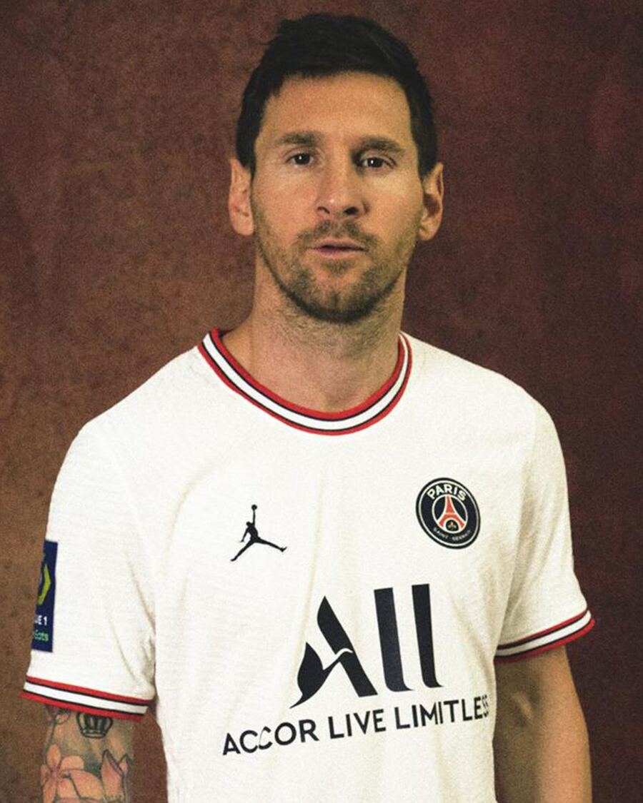 Con Messi como uno de los modelos, el PSG presentó su nueva camiseta