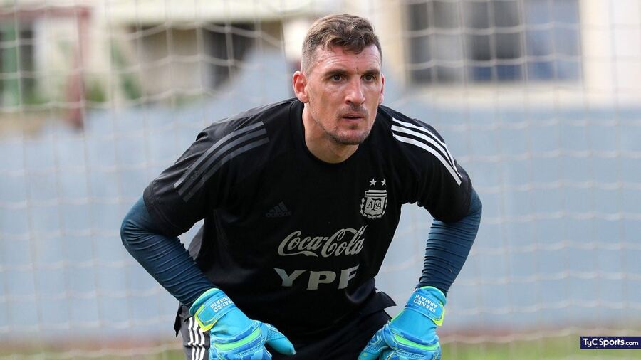 El "Dibu" tiene reemplazo: será el arquero de River, Franco Armani