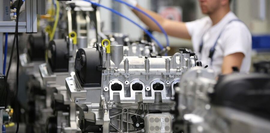 INDEC: La actividad industrial retrocedió 0,3% en enero y la construcción cayó 5%