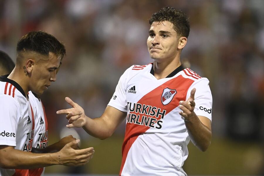 River goleó a Gimnasia en la previa del superclásico