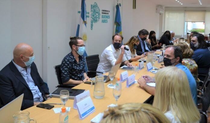 Docentes bonaerenses piden reunirse con la Provincia para discutir ajustes en el salario