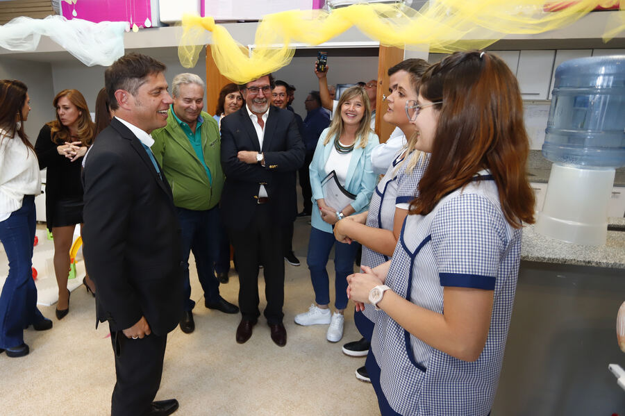 Salto: Kicillof inauguró el primer jardín maternal de gestión pública del distrito