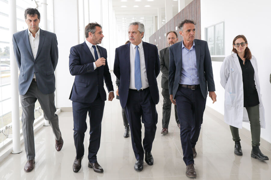 Pilar: El Presidente recorrió las obras del Hospital Central