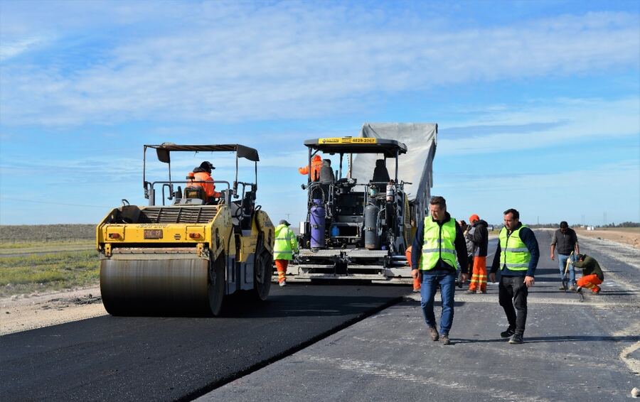 Tornquist: Continúan las obras en la autopista de la Ruta Nacional N° 33