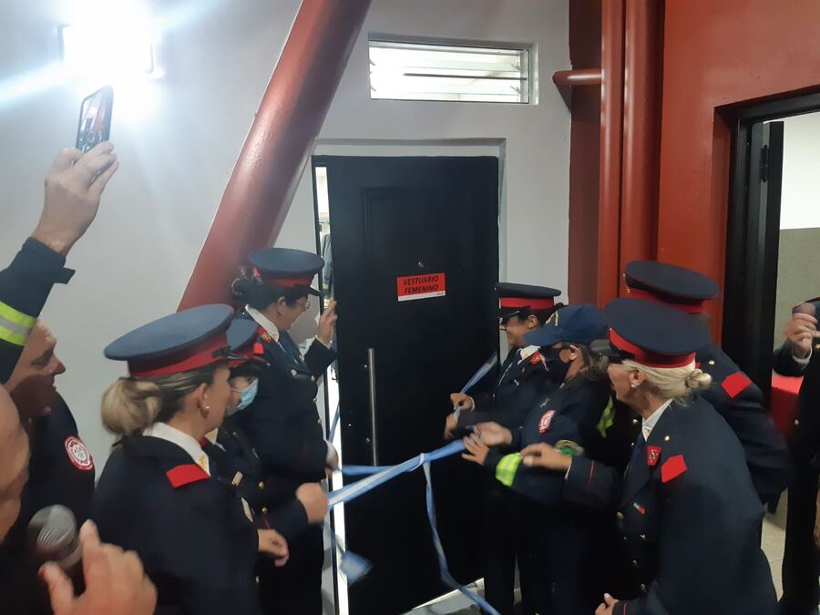 Berisso: Bomberos presentó sus nuevas instalaciones para personal femenino