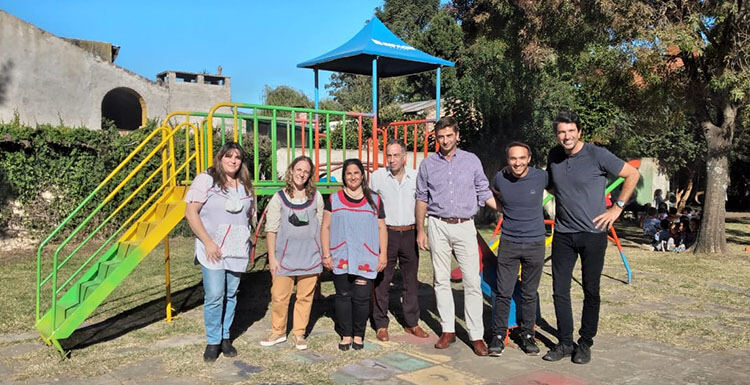 Lobos: El Jardín 901 recibió juegos para sus alumnos