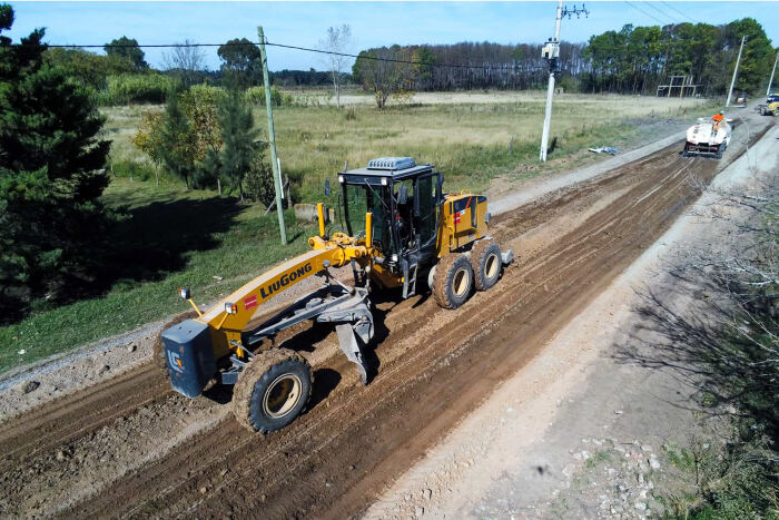 Florencio Varela: Continúan los trabajos para mejorar los caminos rurales