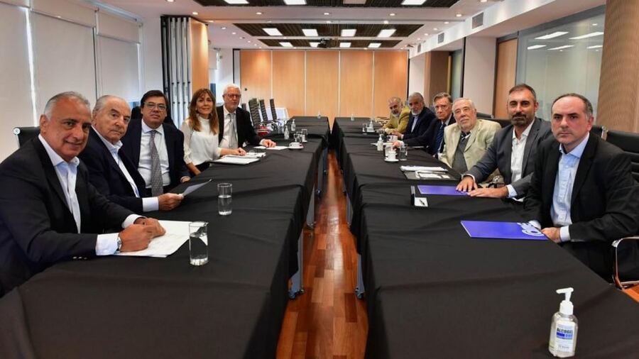 Empleados de Comercio acordaron una suba en los salarios del 59,5 %