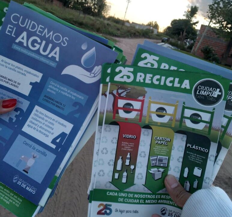 25 de Mayo: Comenzó la campaña de concientización ambiental puerta por puerta