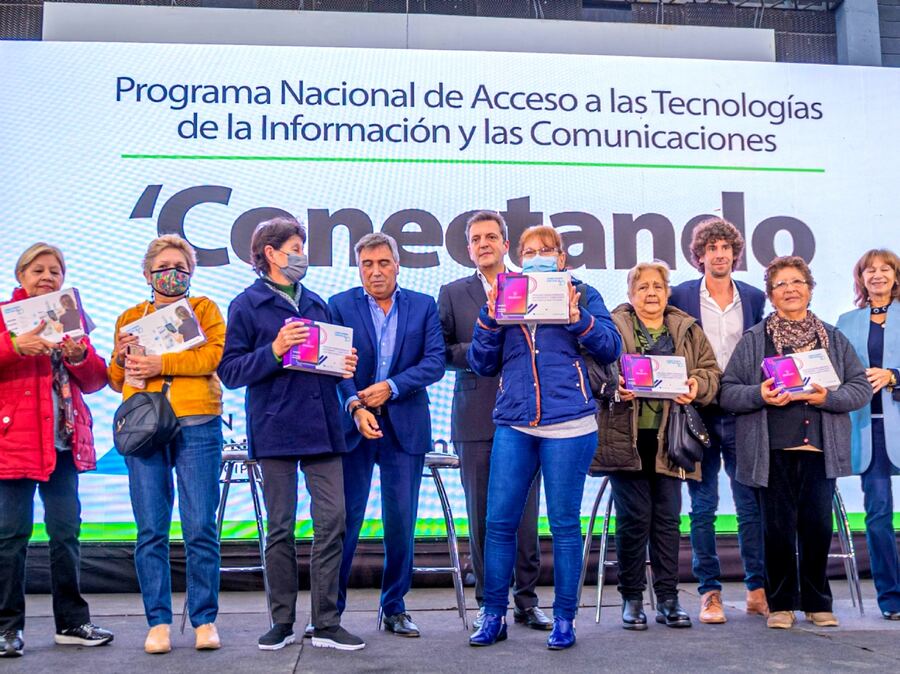 San Fernando: Anuncian programas de conectividad para adultos mayores, barrios populares y el Delta