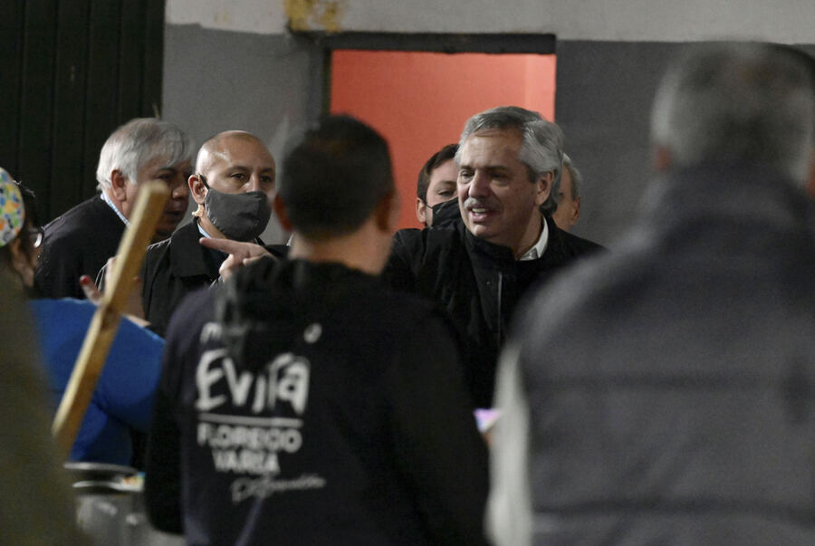 Acto del 25 de Mayo: El Presidente comió locro y pidió "estar unidos"