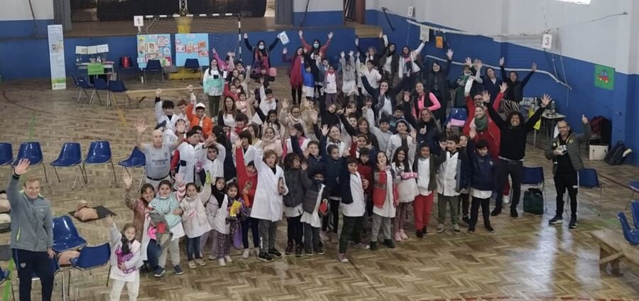 Lobería: Capacitan a alumnos en socorrismo básico y hábitos saludables