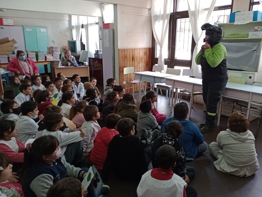 Nueve de Julio: Brindan charlas de Educación Vial en la Escuela N° 50
