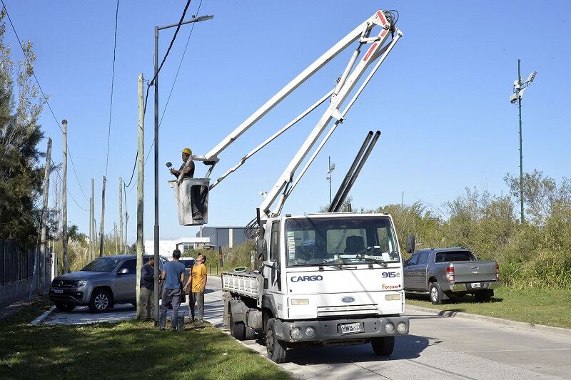 Tigre: Renuevan la iluminación del parque industrial de Troncos del Talar