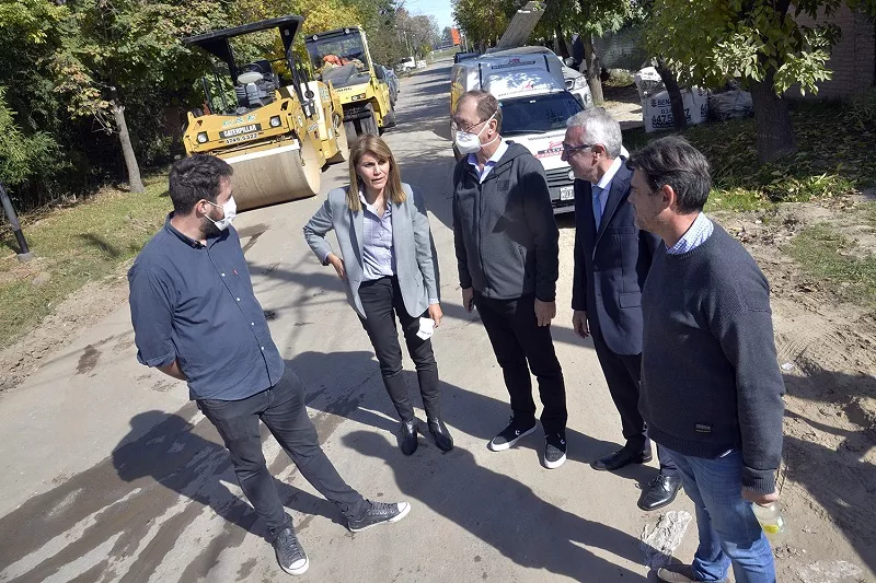 Tigre: Avanzan las obras de asfalto y veredas en Benavídez