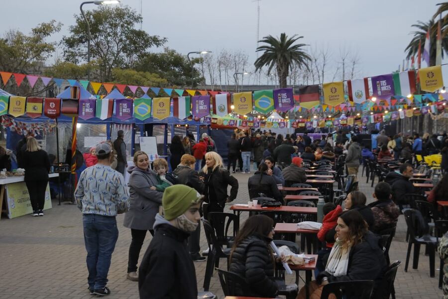 Bolívar disfrutó del segundo día de la Feria de las Colectividades